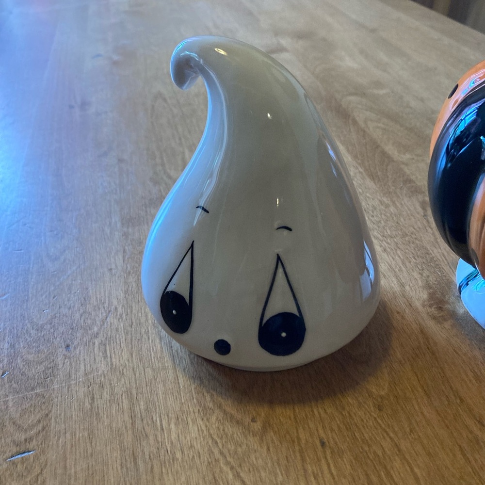 Transpac Everyday is a holiday ceramic ghost/pumpkin bowl with lid - Picture 3 of 6